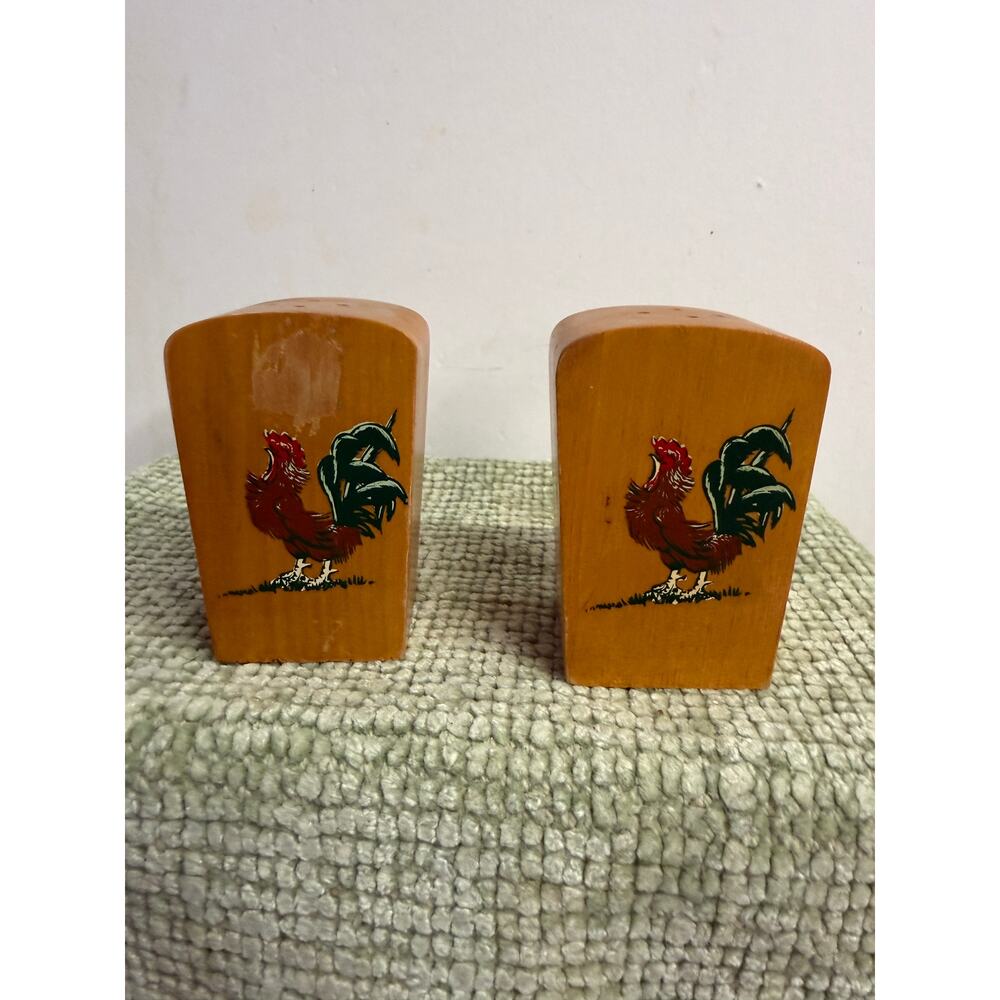 Vintage Wooden Rooster Salt Pepper Shakers Farmhouse Kitchen Decor Set